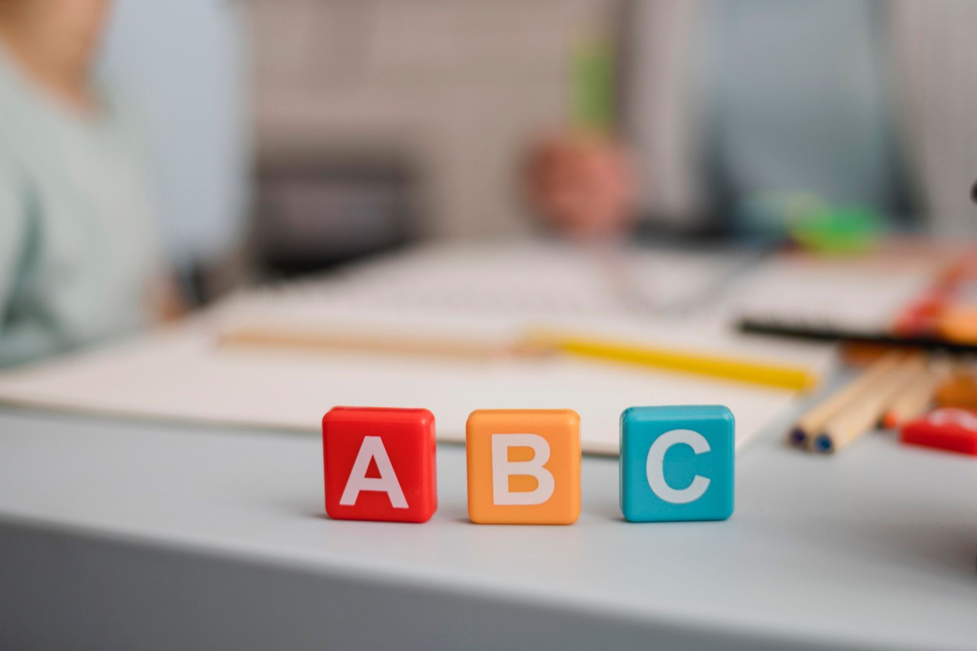 Jak nauczyć dziecko alfabetu polskiego? Poznaj skuteczne sposoby